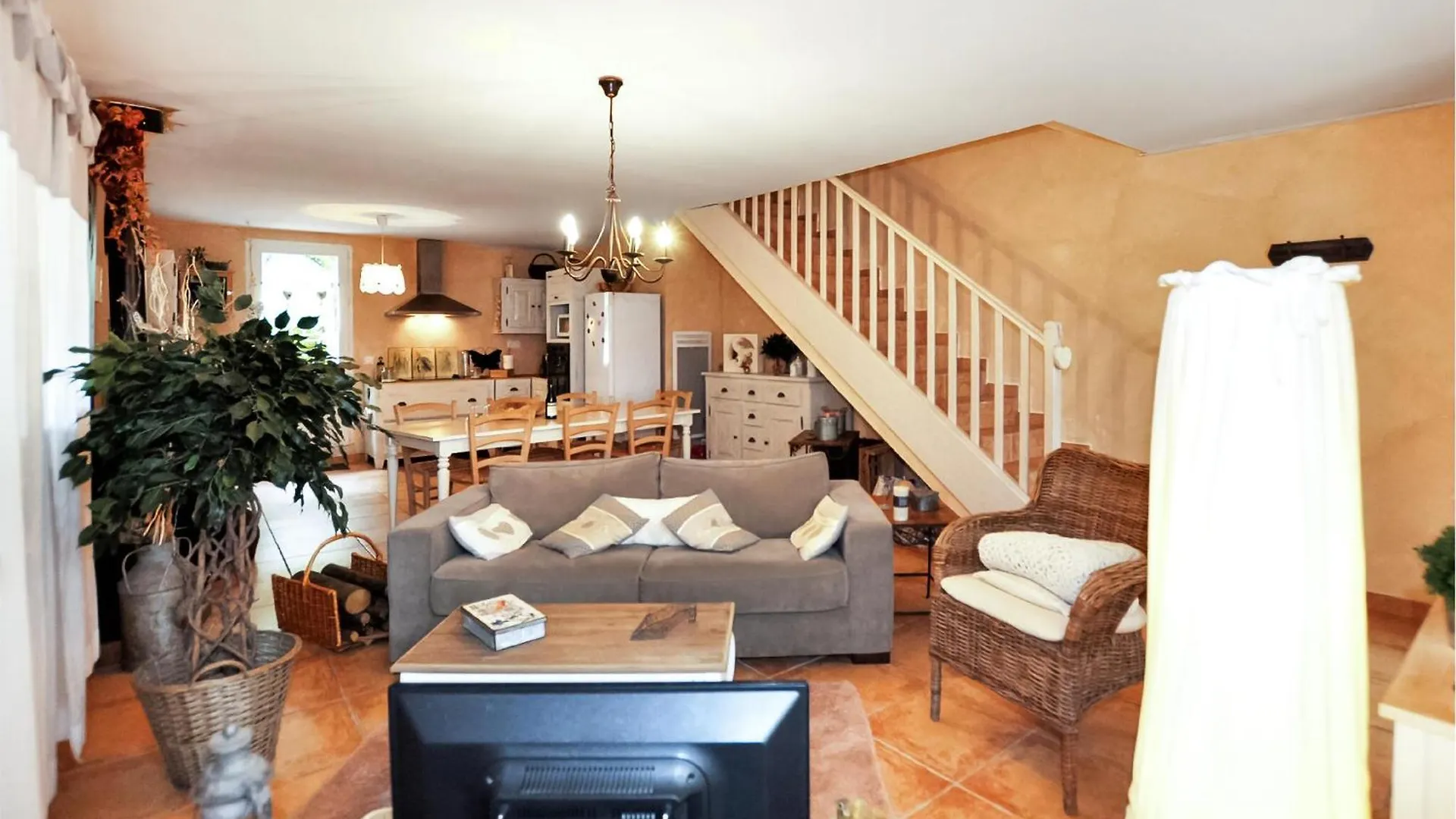 Gorgeous Home In Saint-Jean-Du-Bruel With Kitchen