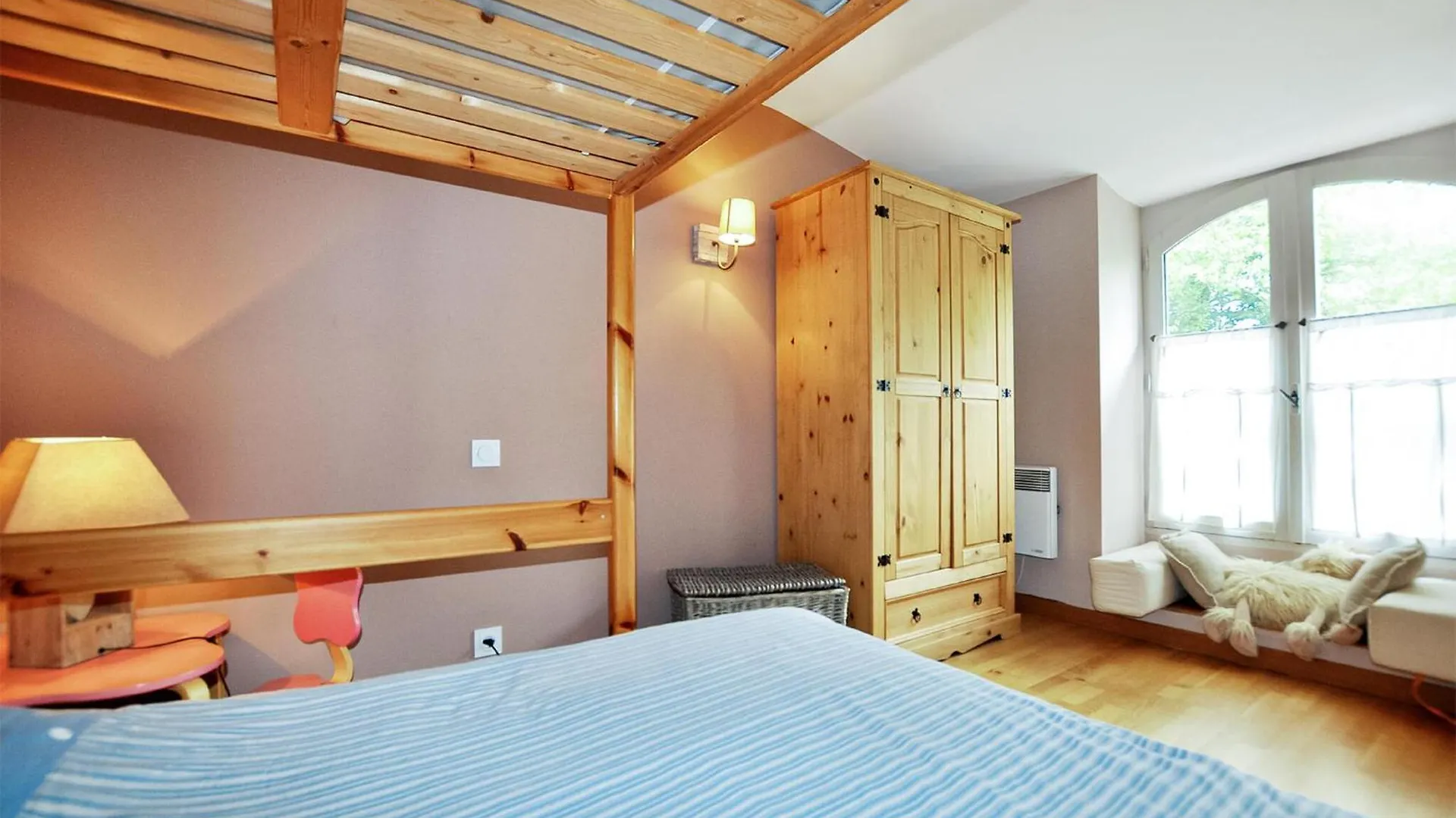 Σπίτι διακοπών Gorgeous Home In Saint-Jean-Du-Bruel With Kitchen