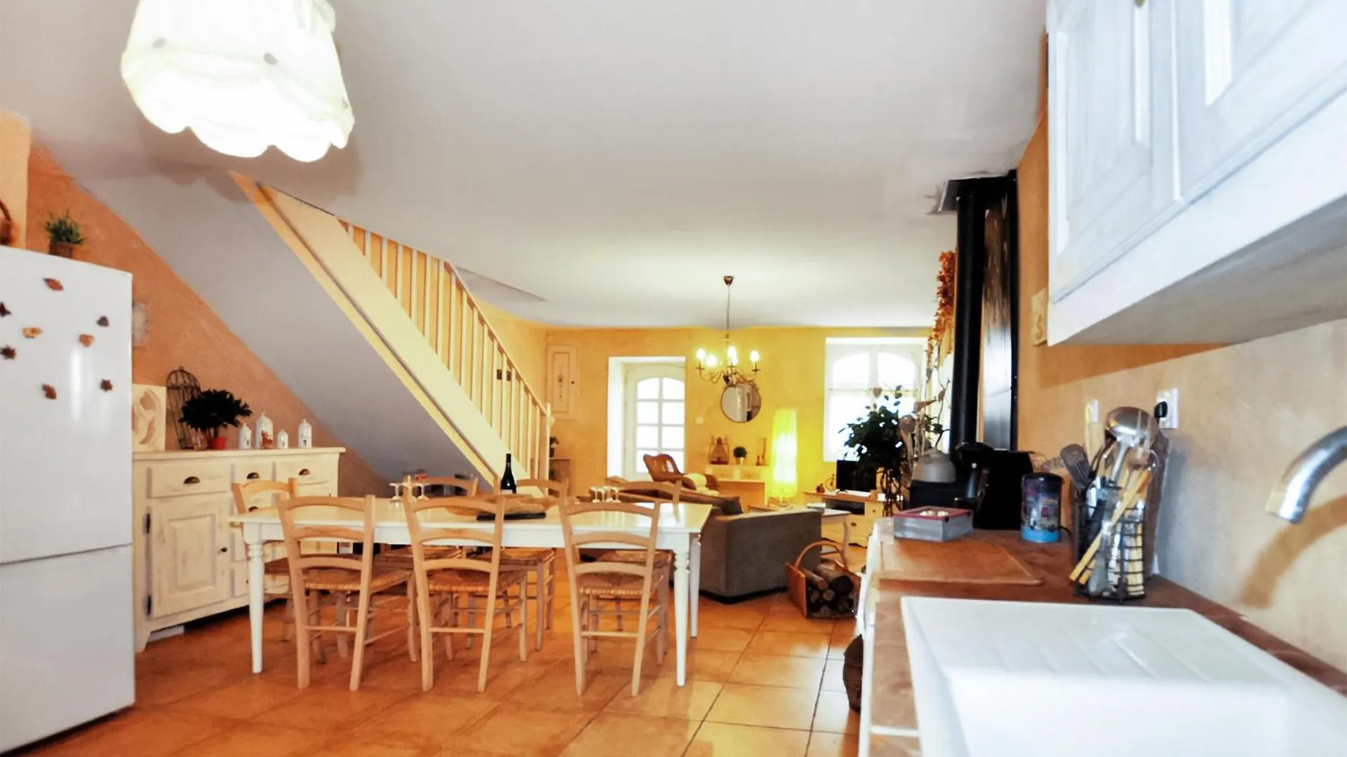 Σπίτι διακοπών Gorgeous Home In Saint-Jean-Du-Bruel With Kitchen Γαλλία
